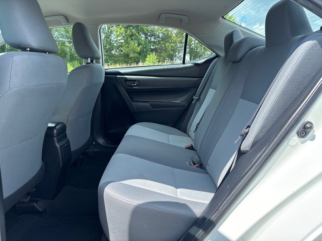 2015 Toyota Corolla Image 12