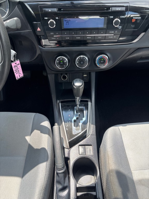 2015 Toyota Corolla Image 15