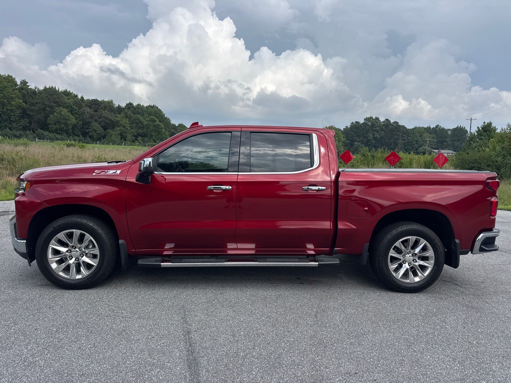 2022 Chevrolet Silverado 1500 Image 2