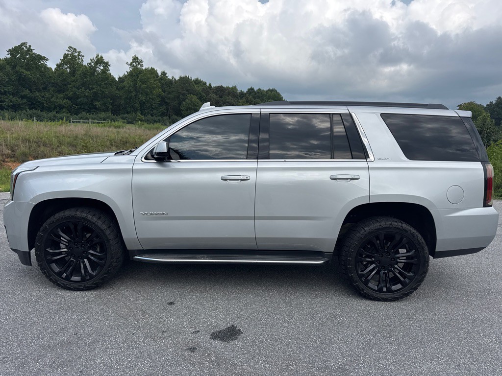 2017 GMC Yukon Image 2