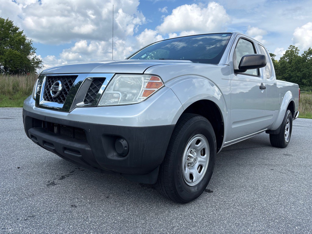 2012 Nissan Frontier Image 1