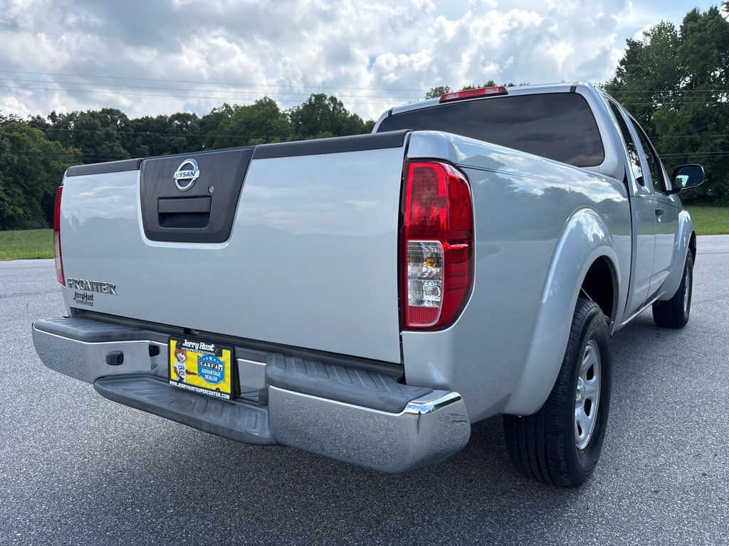 2012 Nissan Frontier Image 5