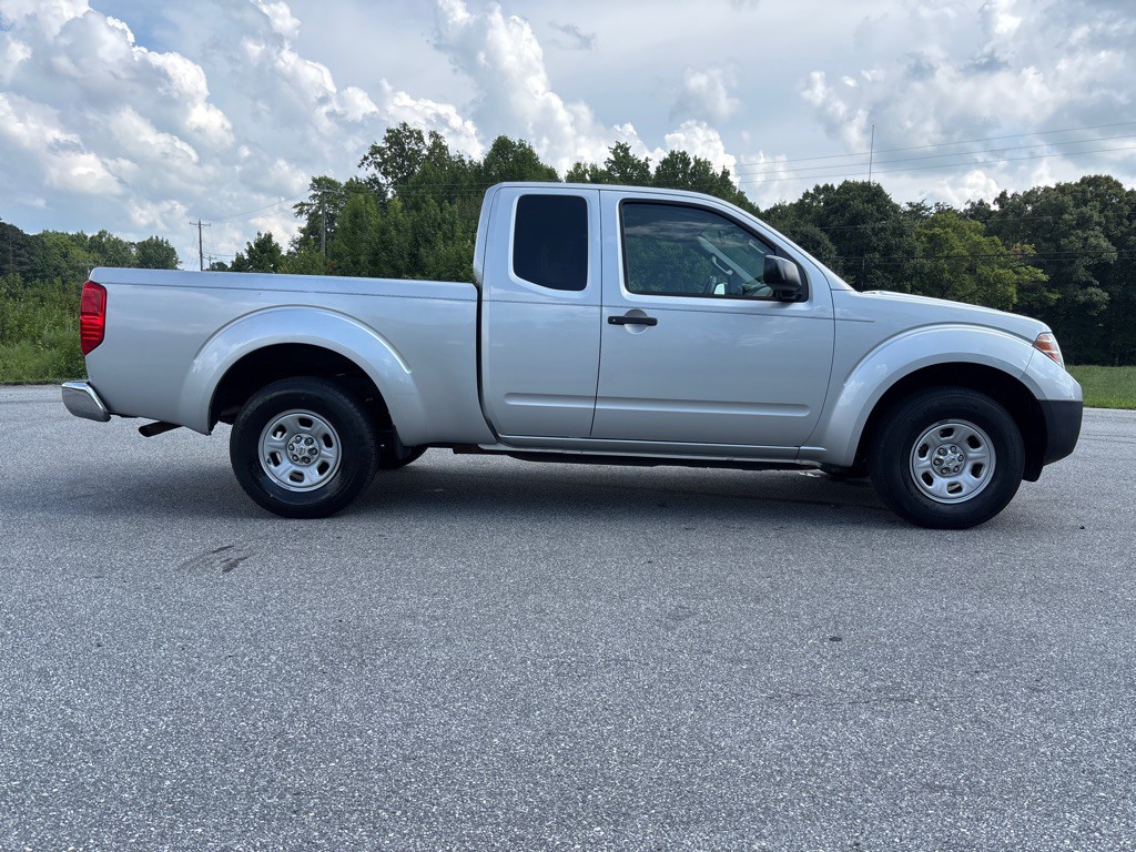 2012 Nissan Frontier Image 6