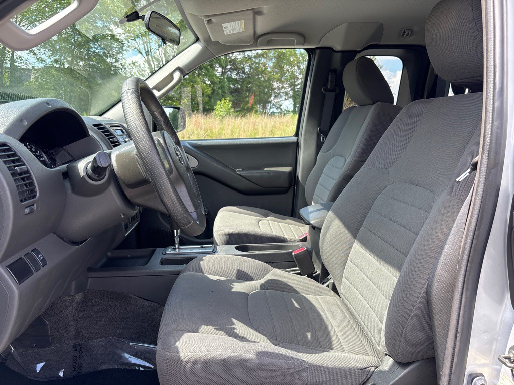 2012 Nissan Frontier Image 11