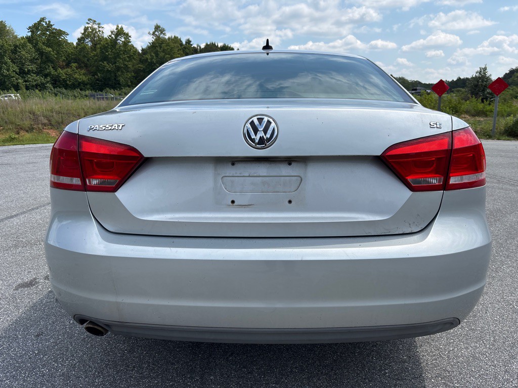2012 Volkswagen Passat Image 4