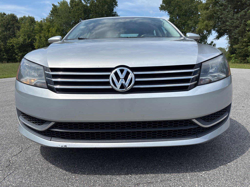 2012 Volkswagen Passat Image 8