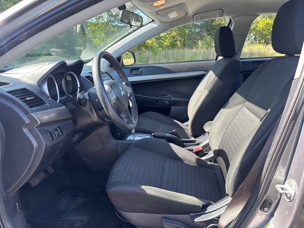 2013 Mitsubishi Lancer Image 11