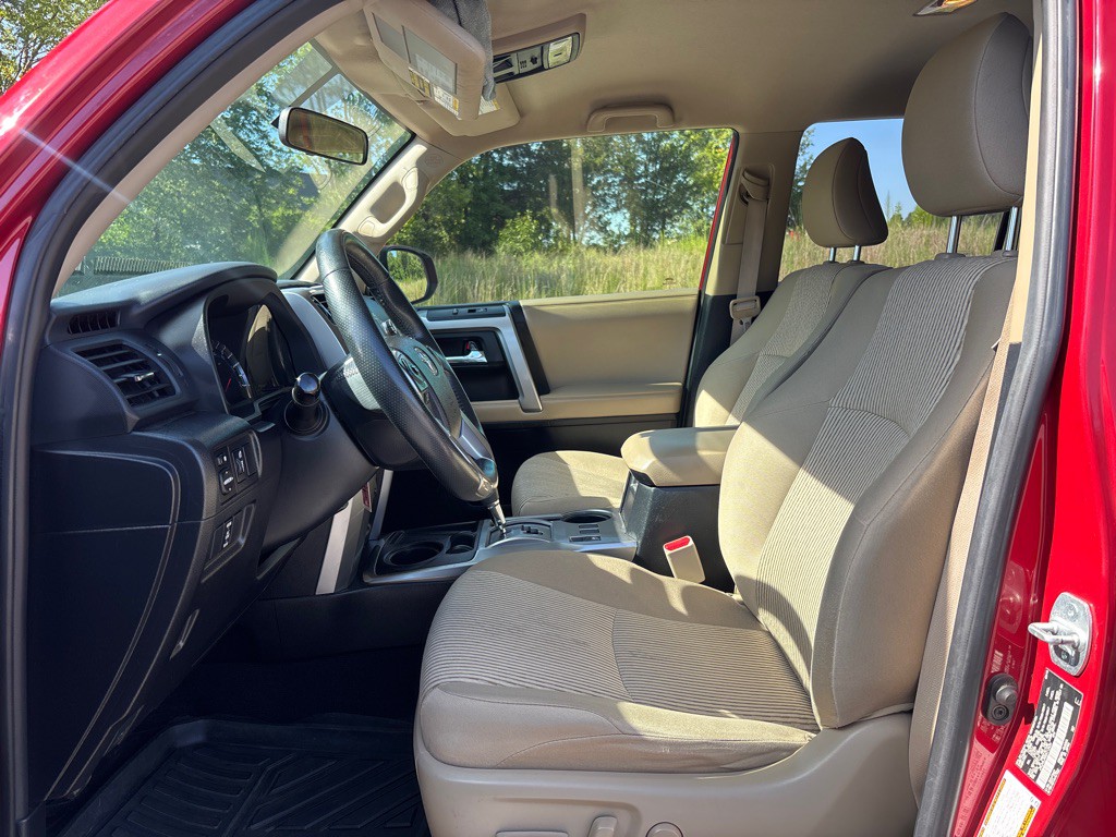 2016 Toyota 4Runner Image 11
