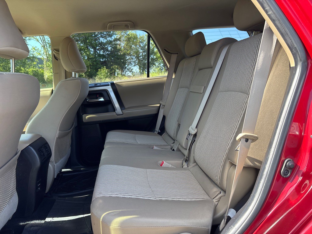 2016 Toyota 4Runner Image 12