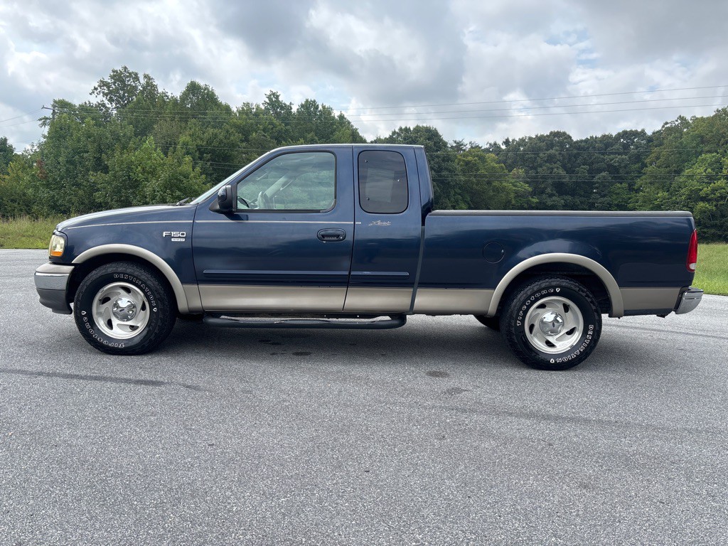 2003 Ford F-150 Image 2