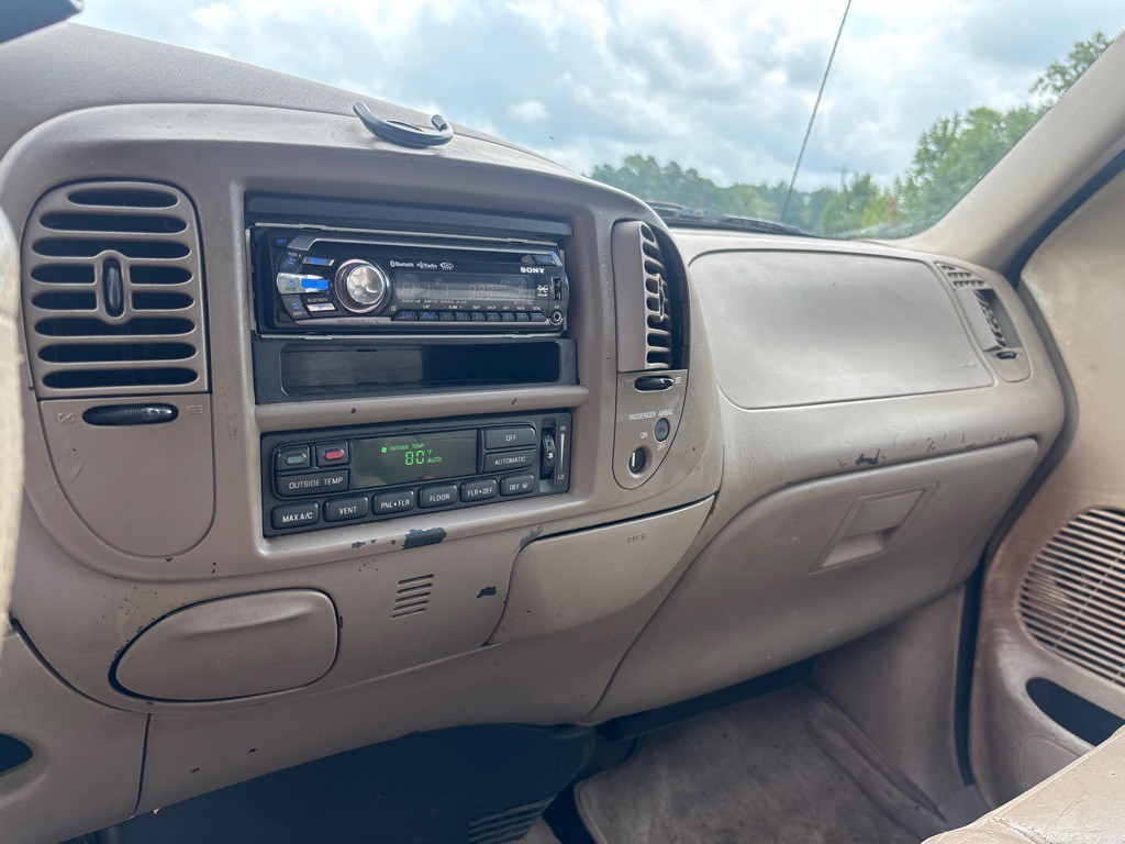 2003 Ford F-150 Image 13