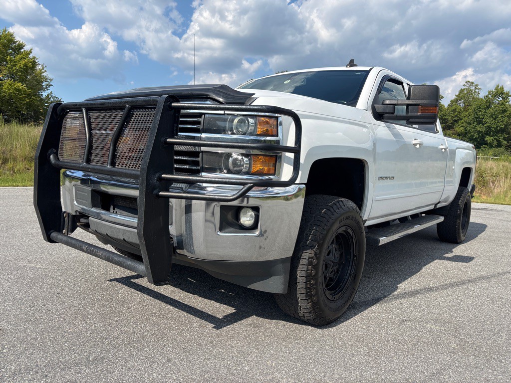 2017 Chevrolet Silverado 1500 Image 1