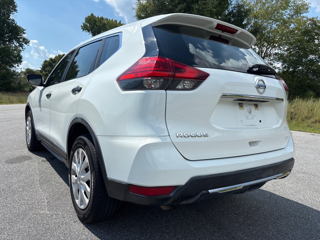2017 Nissan Rogue Image 3