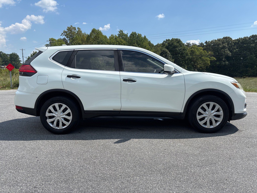 2017 Nissan Rogue Image 6