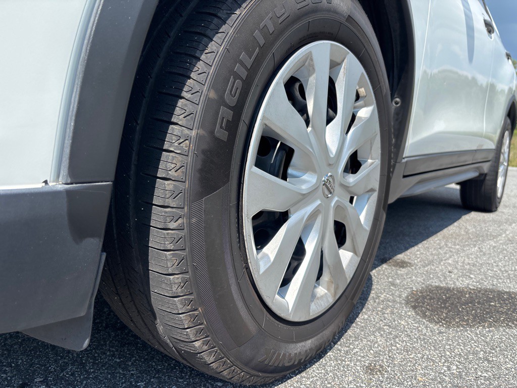 2017 Nissan Rogue Image 9