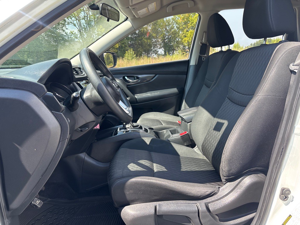 2017 Nissan Rogue Image 11