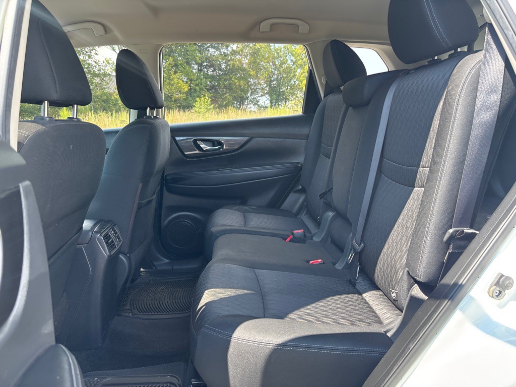 2017 Nissan Rogue Image 12