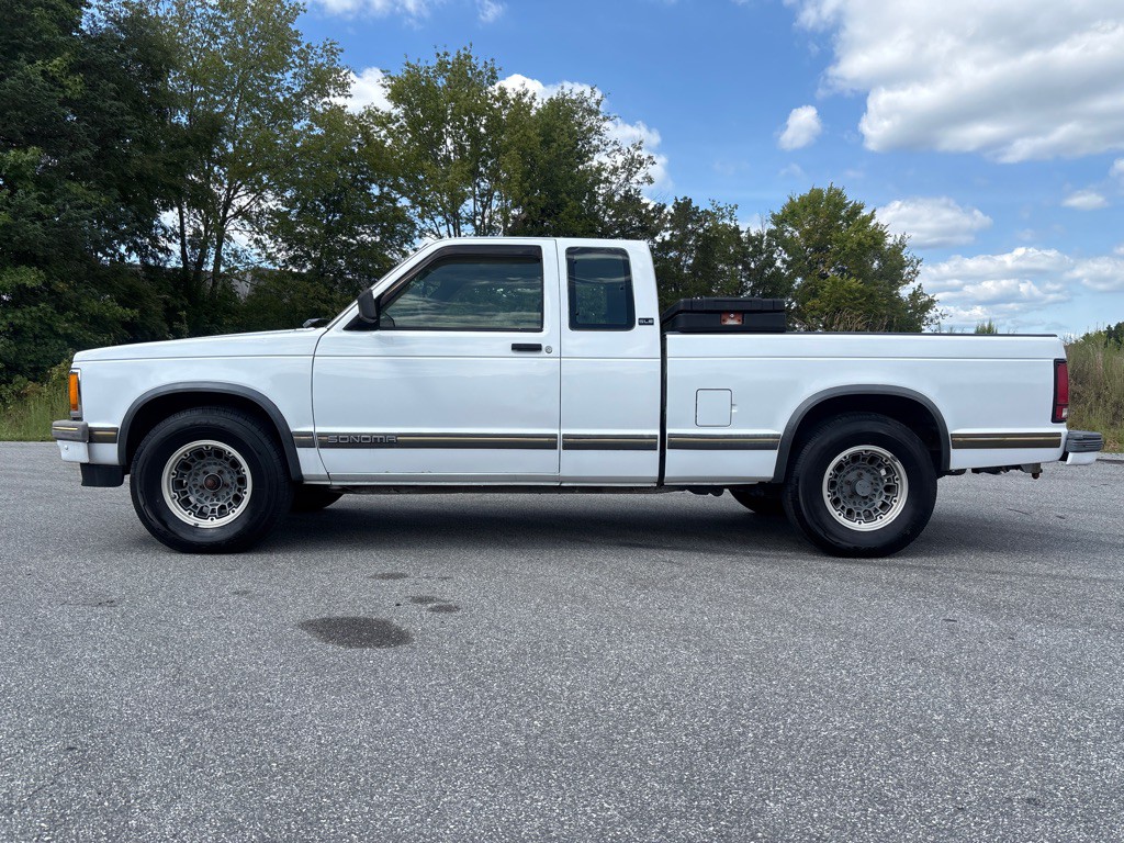 1993 GMC Sonoma Image 2