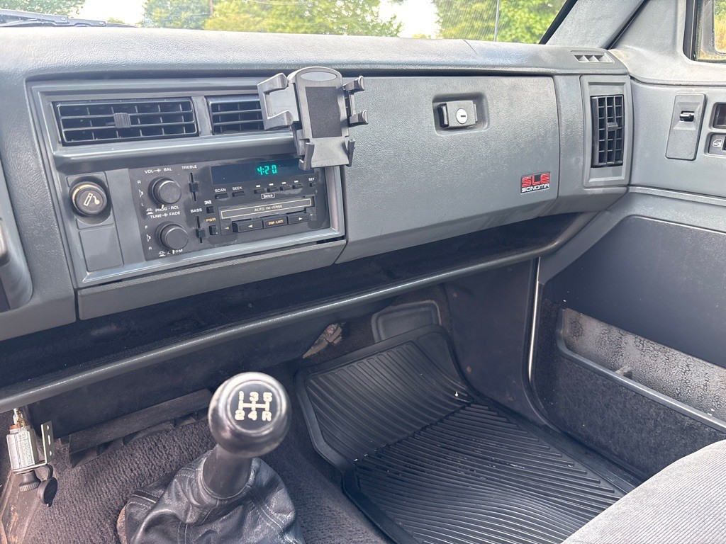 1993 GMC Sonoma Image 14