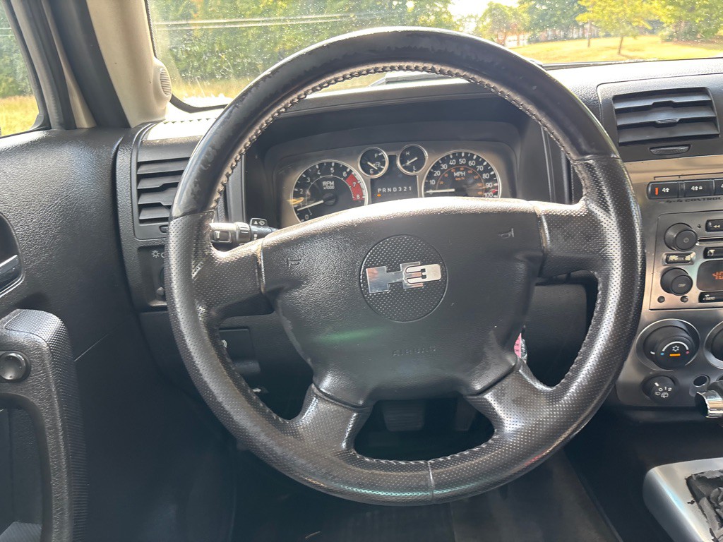 2006 HUMMER H3 Image 12