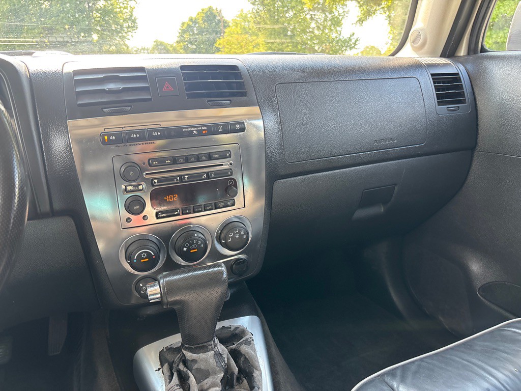 2006 HUMMER H3 Image 13