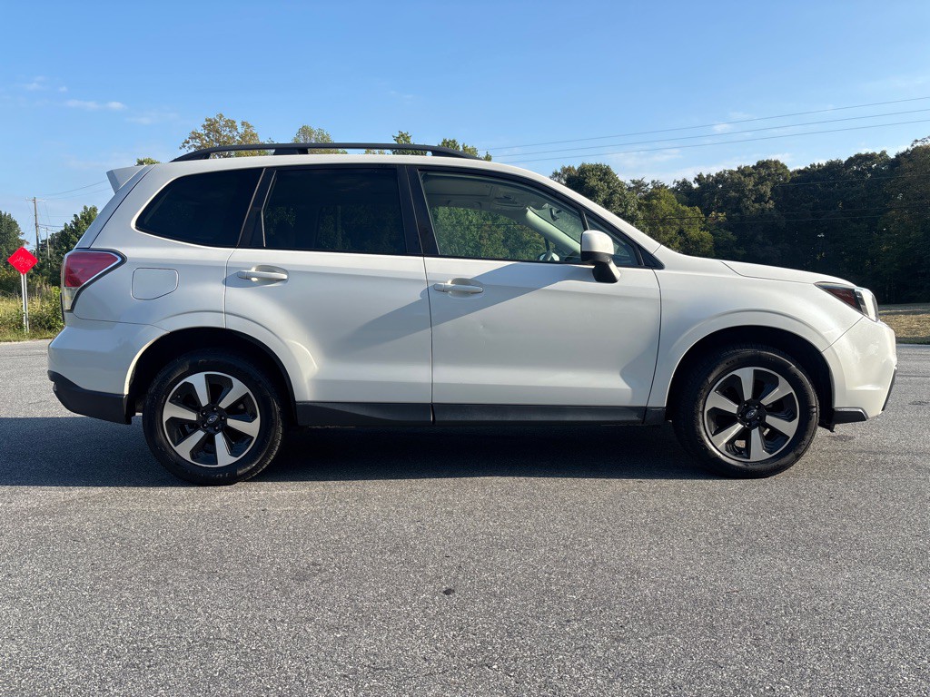 2018 Subaru Forester Image 6