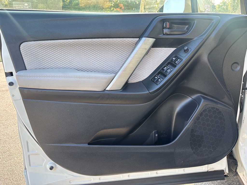 2018 Subaru Forester Image 10