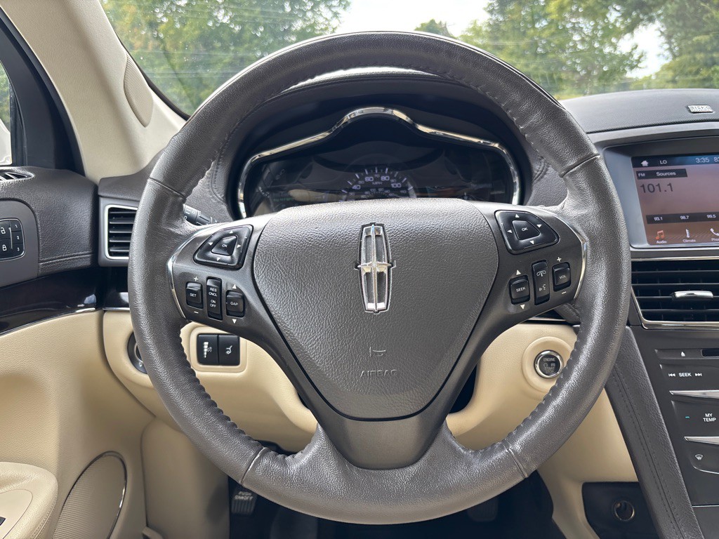 2019 Lincoln MKT Image 14