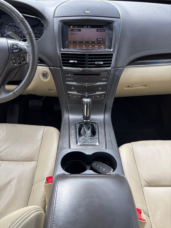2019 Lincoln MKT Image 16