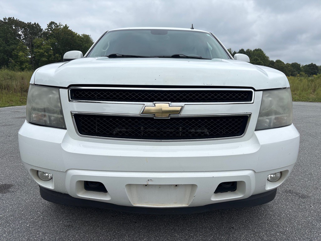 2011 Chevrolet Suburban Image 8
