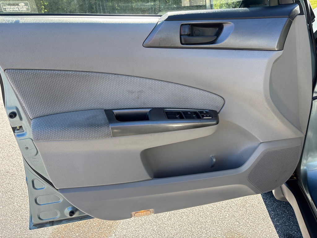 2011 Subaru Forester Image 10