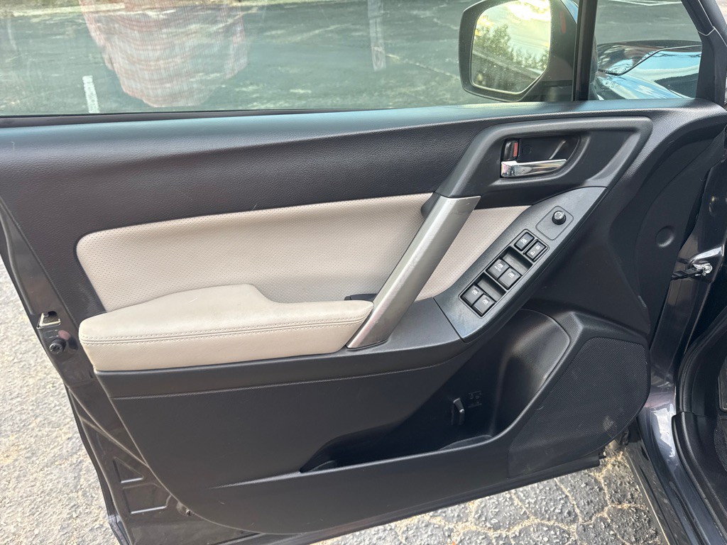 2015 Subaru Forester Image 11