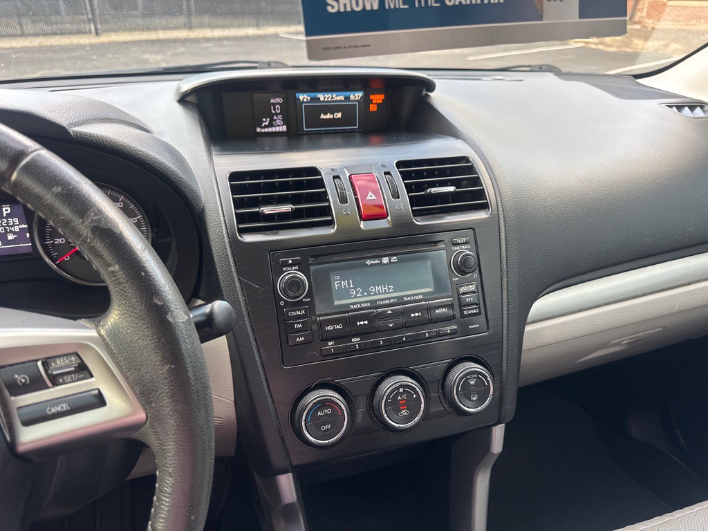 2015 Subaru Forester Image 12
