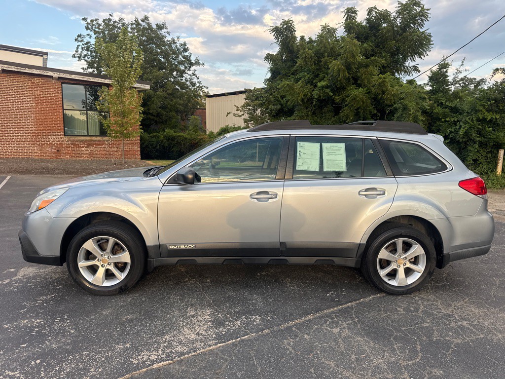 2014 Subaru Outback Image 2