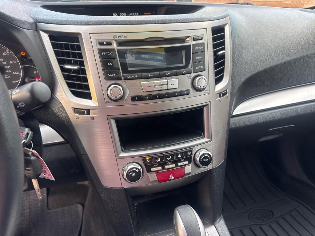 2014 Subaru Outback Image 15