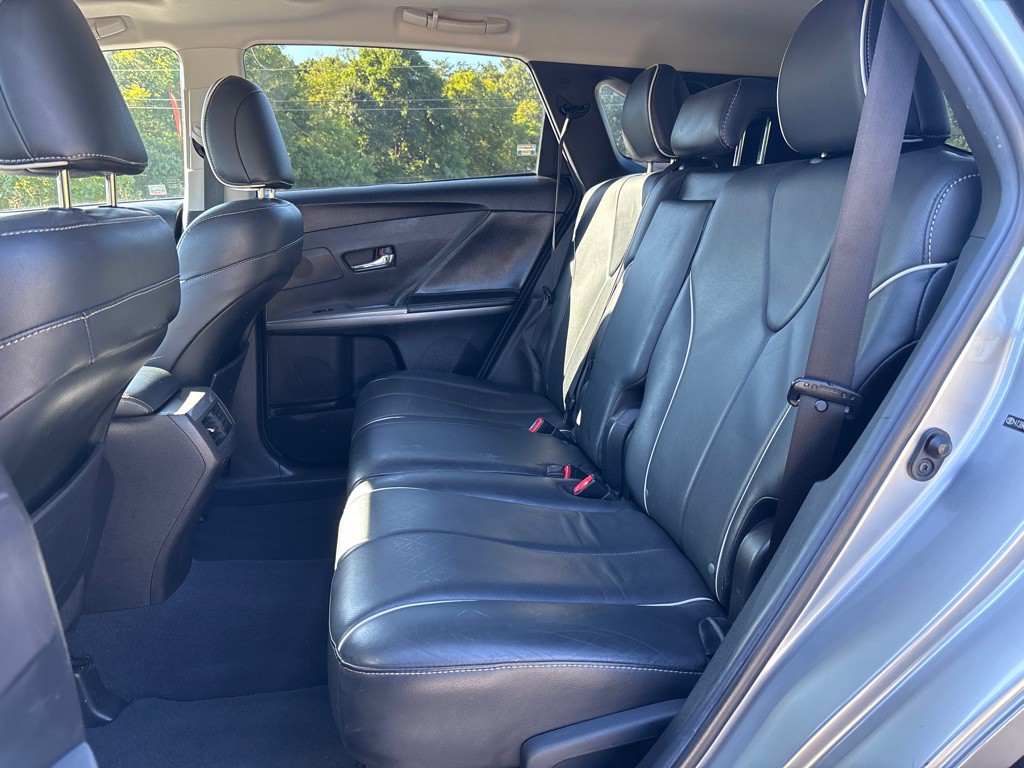 2015 Toyota Venza Image 12
