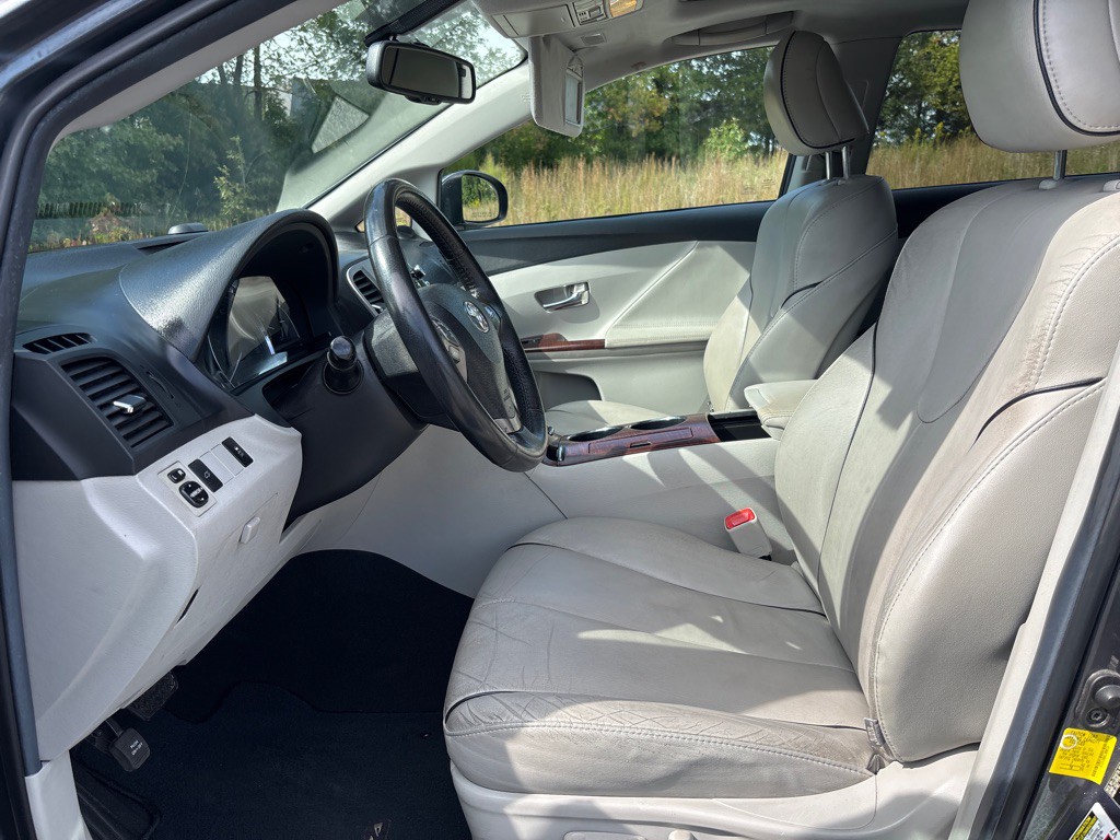 2012 Toyota Venza Image 11