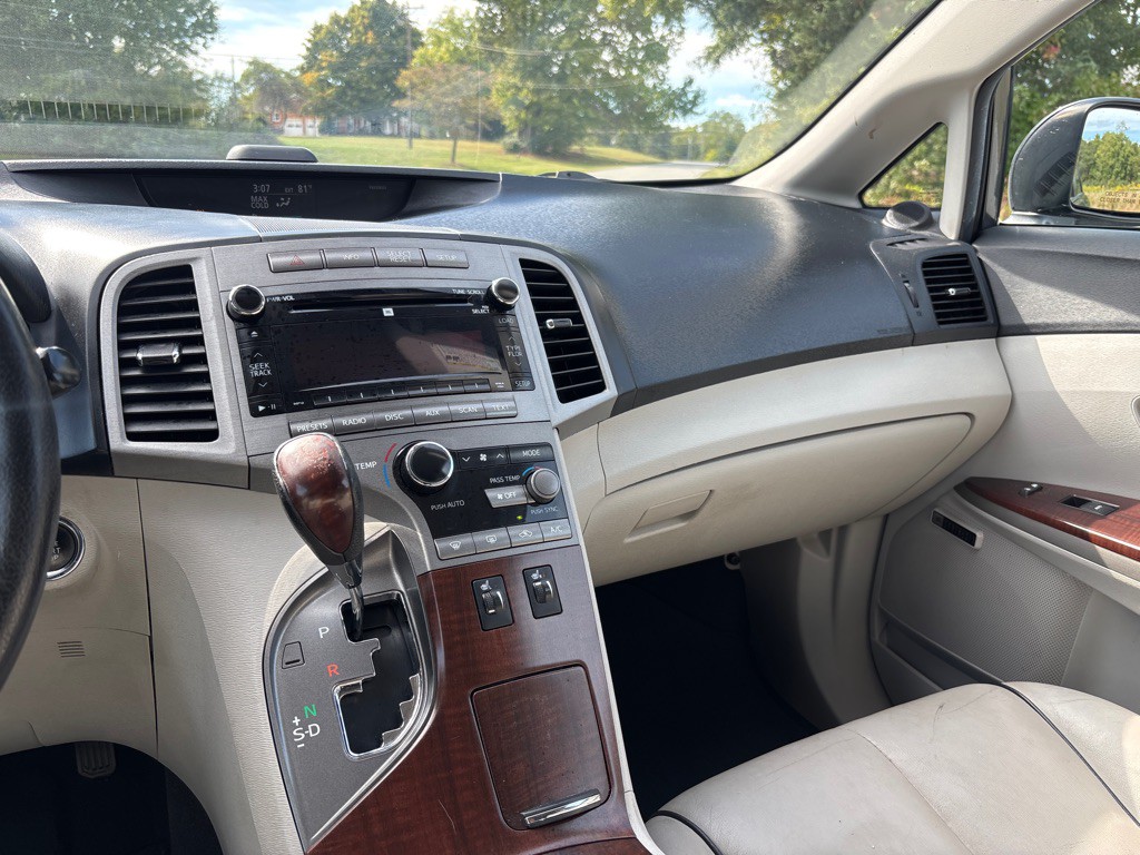 2012 Toyota Venza Image 15