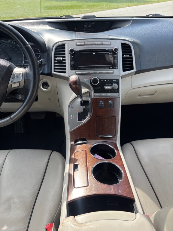 2012 Toyota Venza Image 16