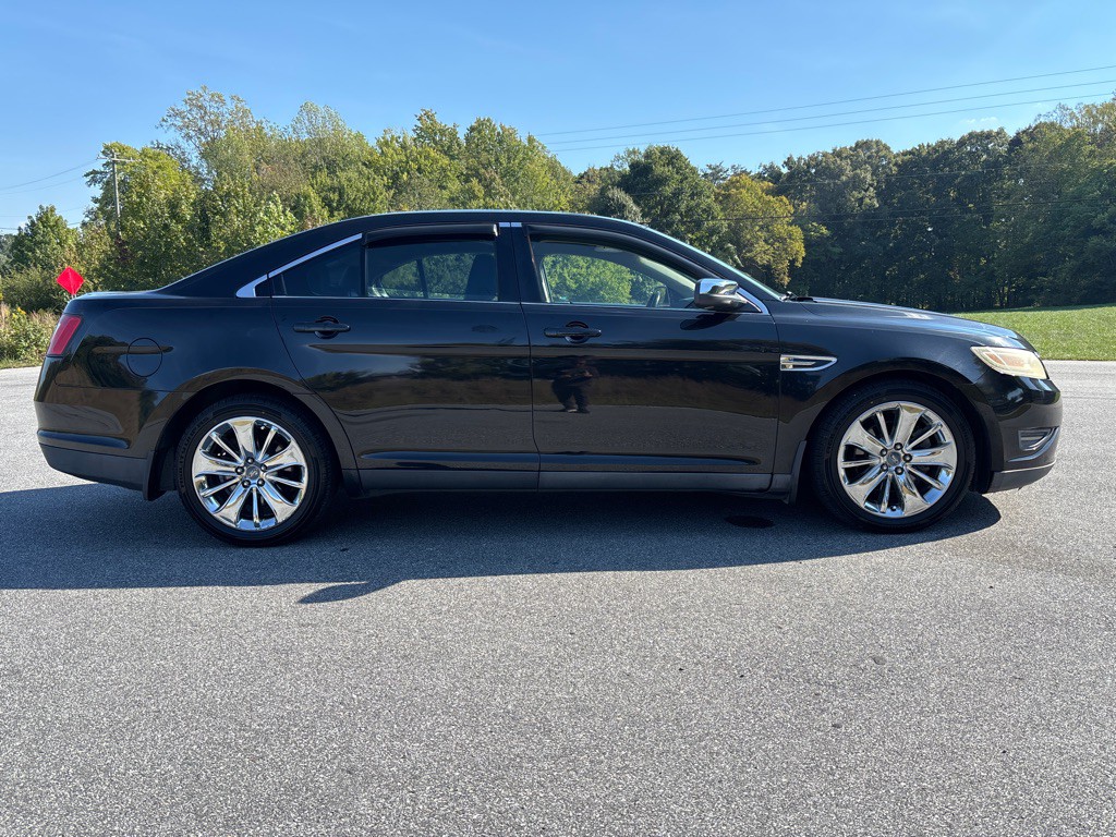 2011 Ford Taurus Image 6