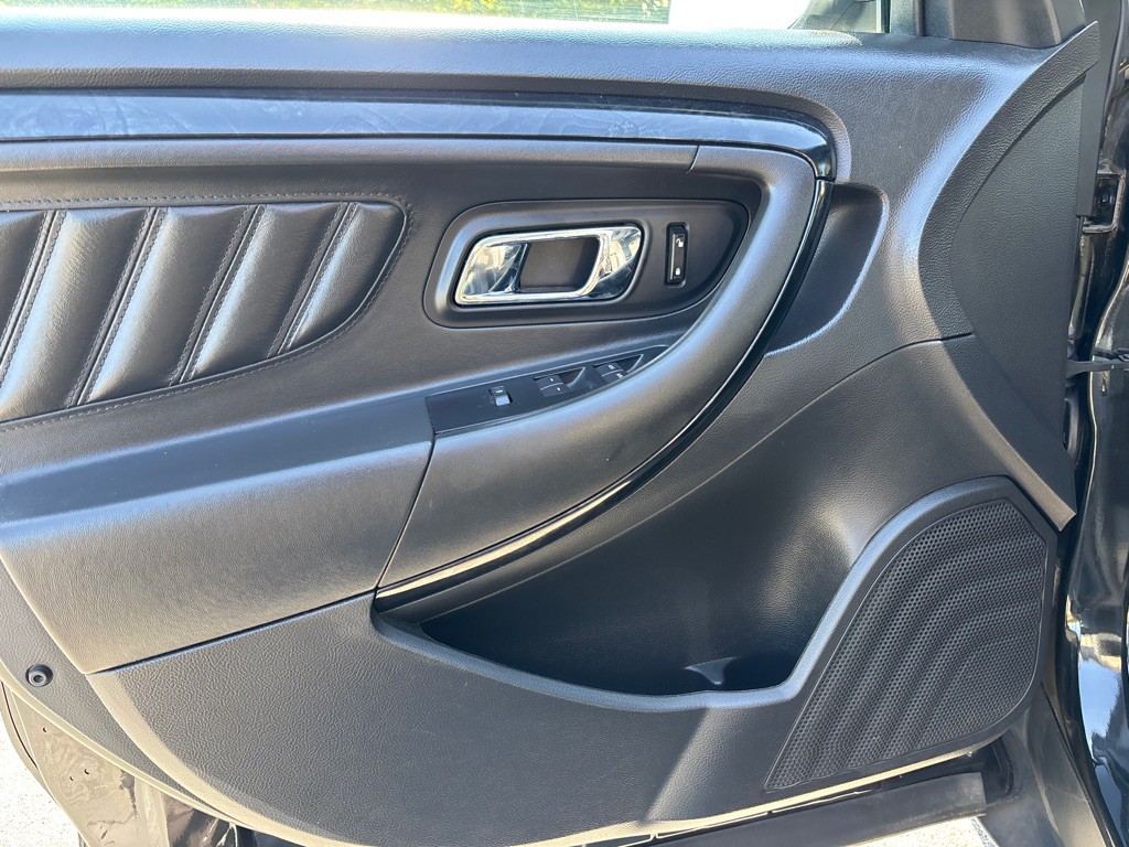 2011 Ford Taurus Image 10