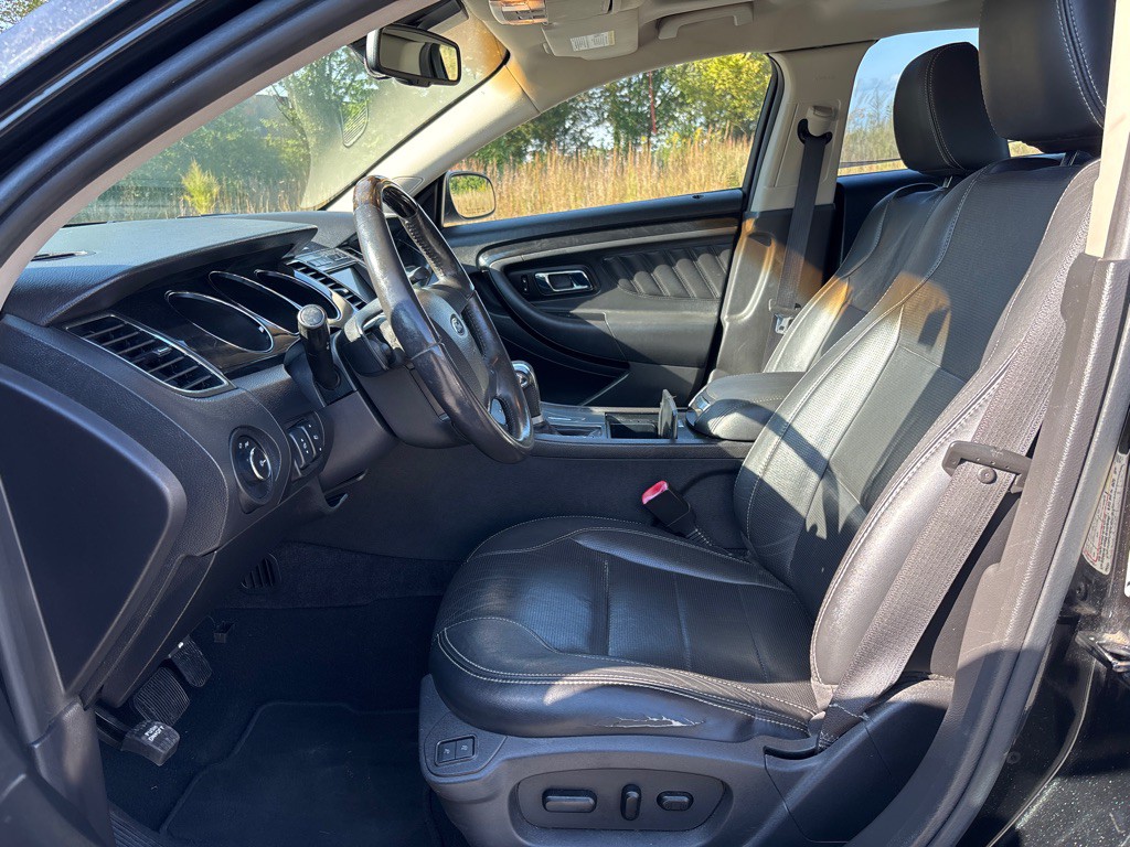 2011 Ford Taurus Image 11