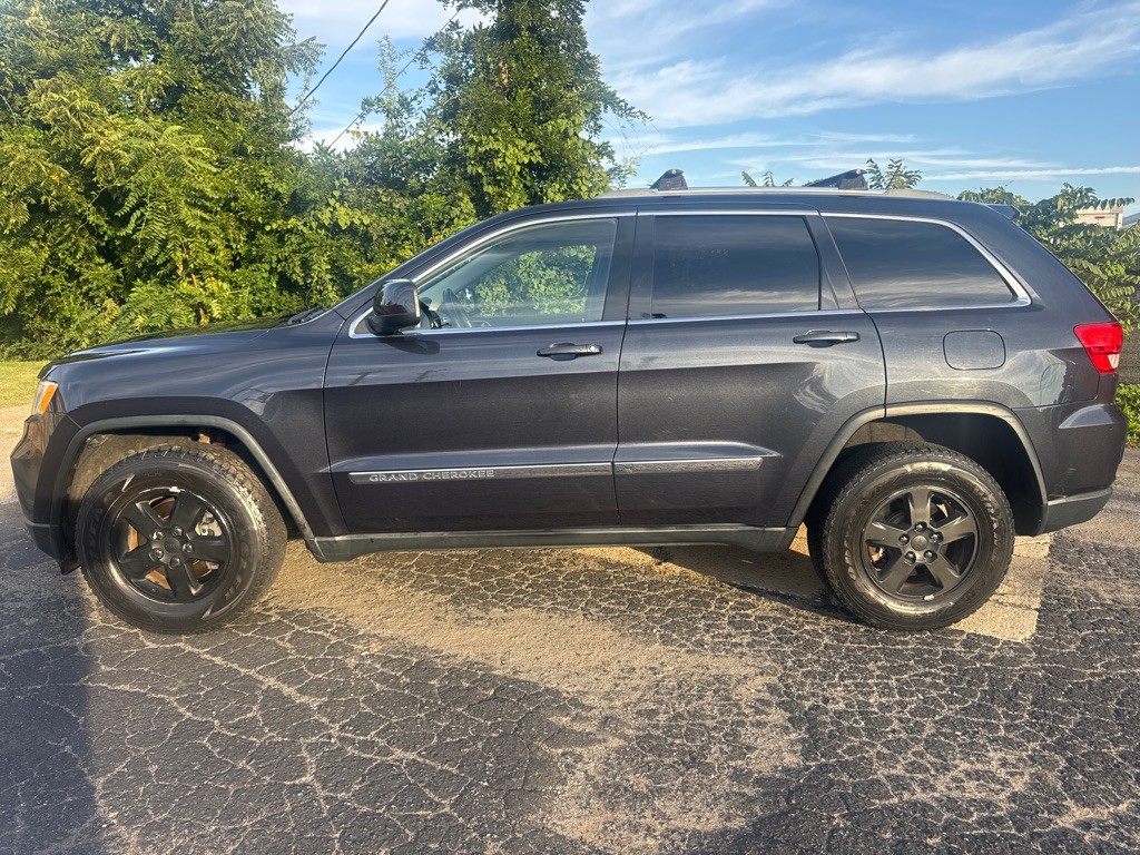 2013 Jeep Grand Cherokee Image 2
