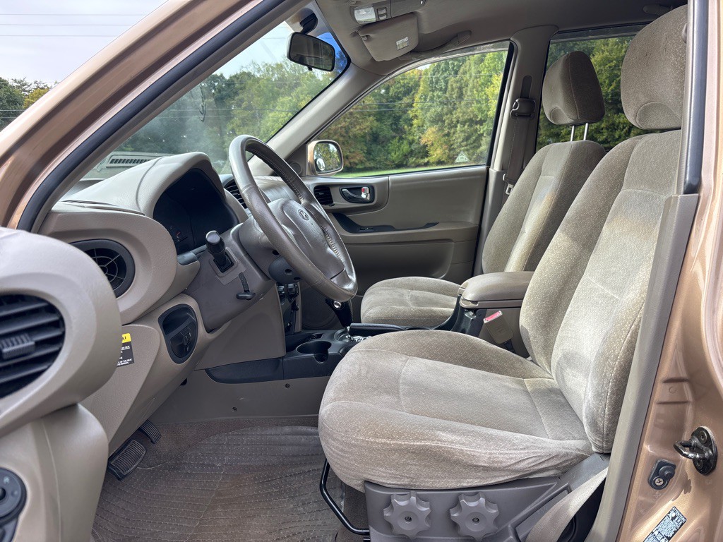2004 Hyundai Santa Fe Image 11