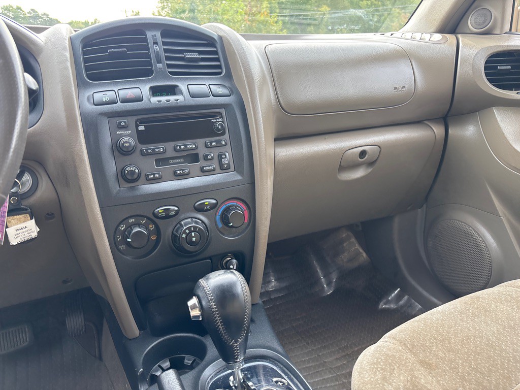 2004 Hyundai Santa Fe Image 14