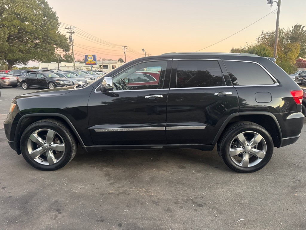 2012 Jeep Grand Cherokee Image 2