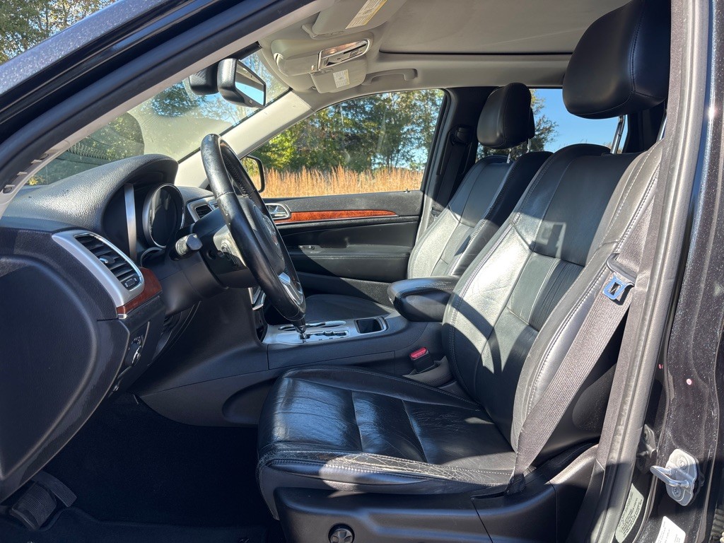 2012 Jeep Grand Cherokee Image 11