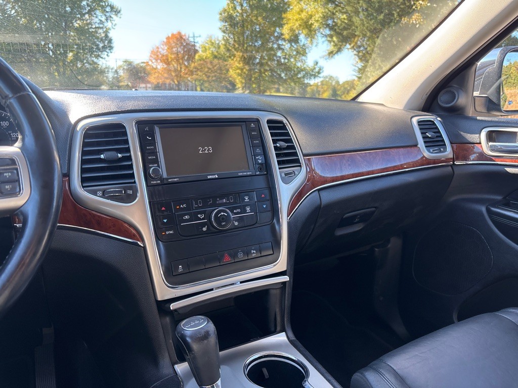 2012 Jeep Grand Cherokee Image 15