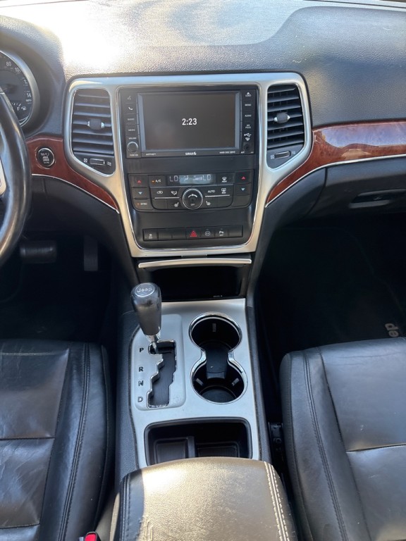 2012 Jeep Grand Cherokee Image 16
