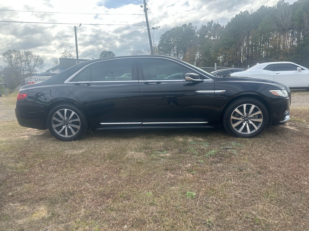2017 Lincoln Continental Image 4